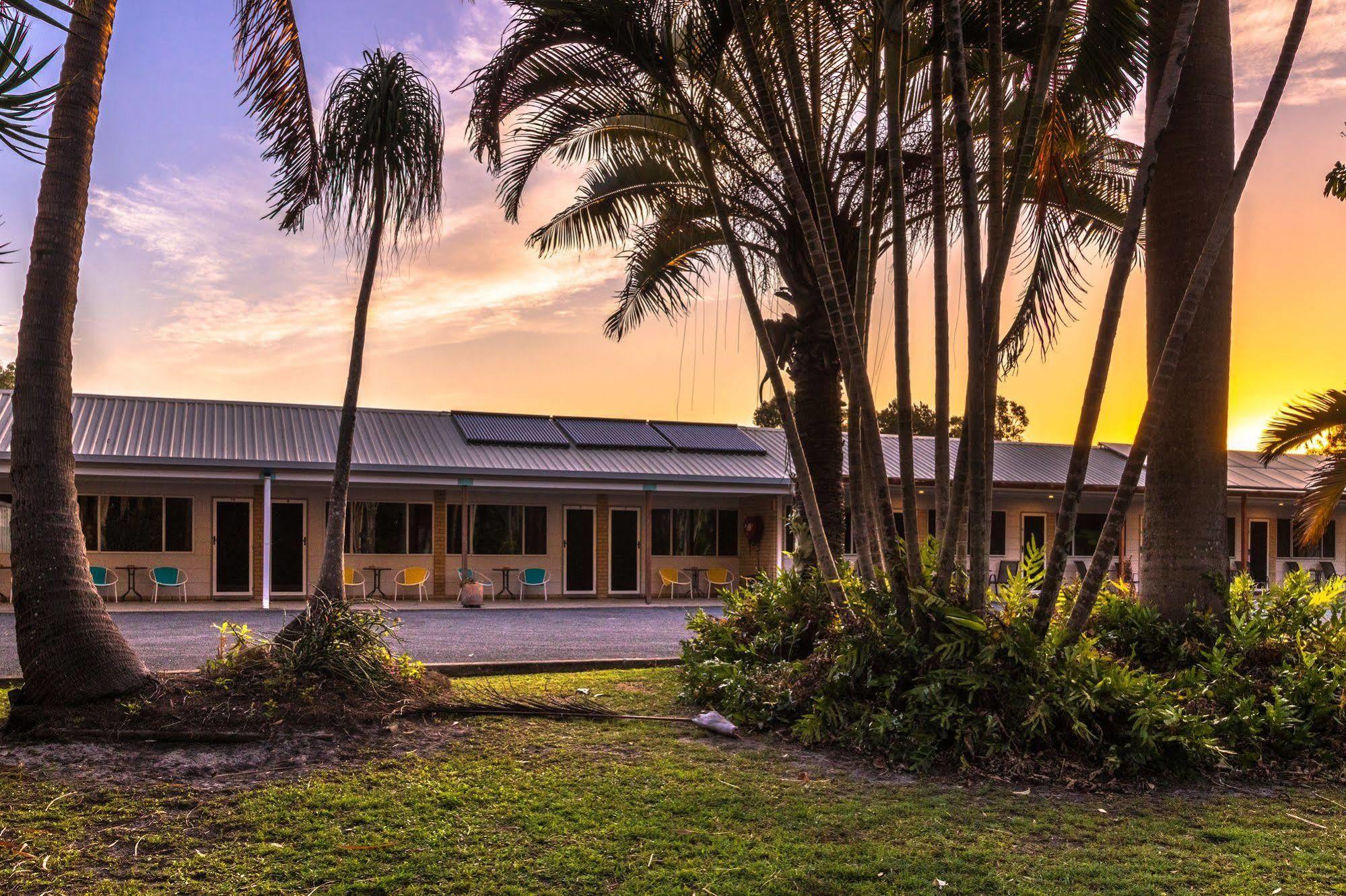 Tin Can Bay Motel Exterior foto